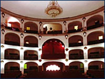 reinauguran-teatro