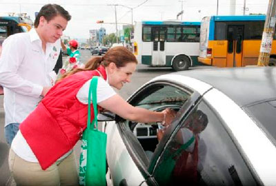 candidatos-felicitan-mamas